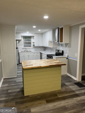 914 Ozora Road, Loganville, GA 30052