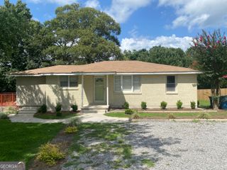 914 Ozora Road, Loganville, GA 30052