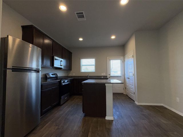 129 Tall Grass DR, Georgetown, TX 78628