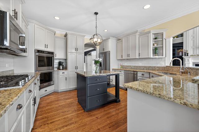 910 Freedom Circle, Sycamore, IL 60178