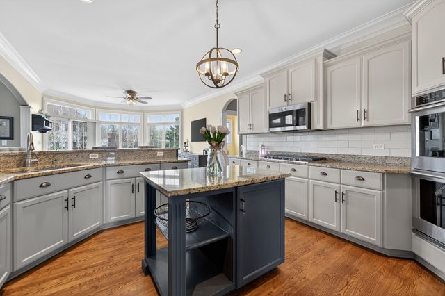 910 Freedom Circle, Sycamore, IL 60178