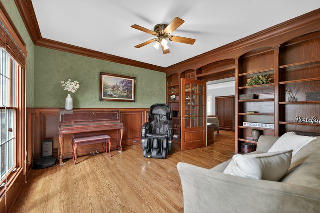 910 Freedom Circle, Sycamore, IL 60178