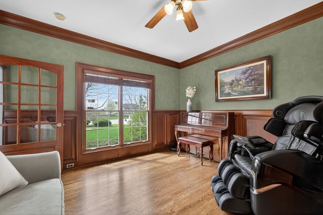 910 Freedom Circle, Sycamore, IL 60178