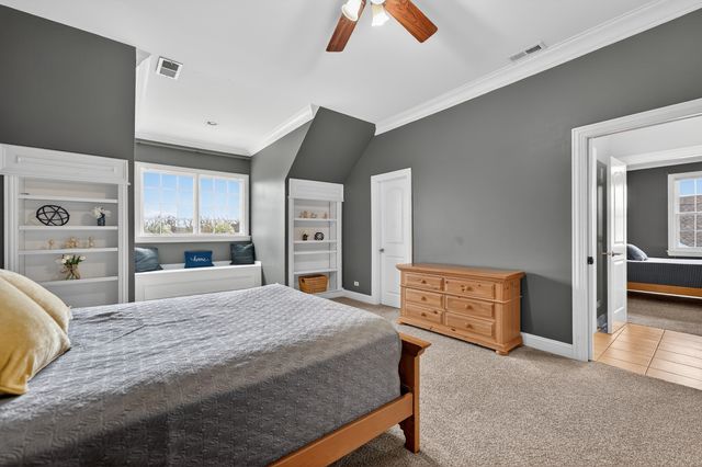 910 Freedom Circle, Sycamore, IL 60178