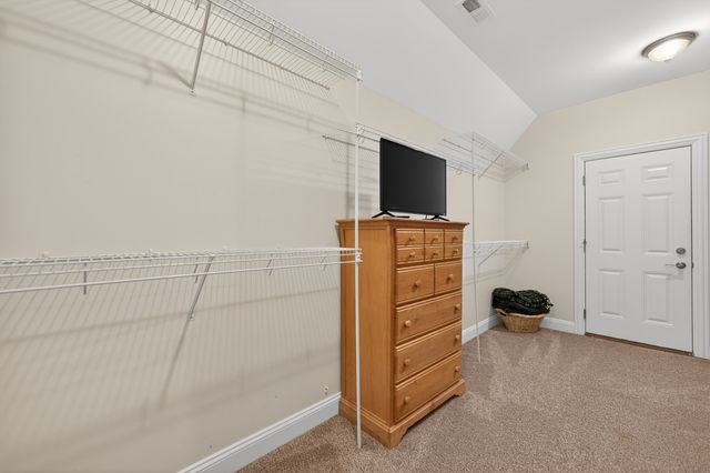 910 Freedom Circle, Sycamore, IL 60178