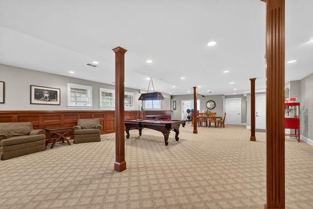 910 Freedom Circle, Sycamore, IL 60178