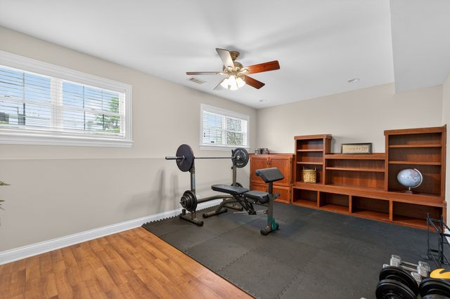 910 Freedom Circle, Sycamore, IL 60178