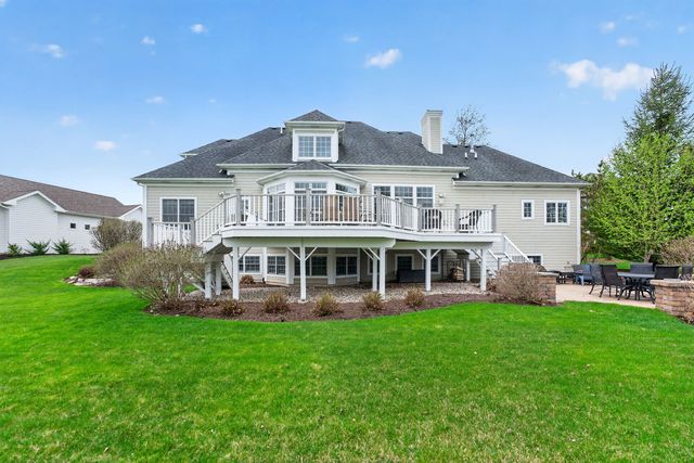 910 Freedom Circle, Sycamore, IL 60178