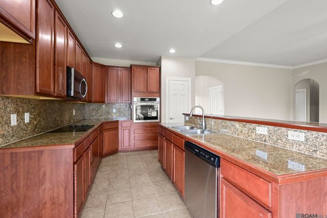41206 Colonial Dr, Sorrento, LA 70778