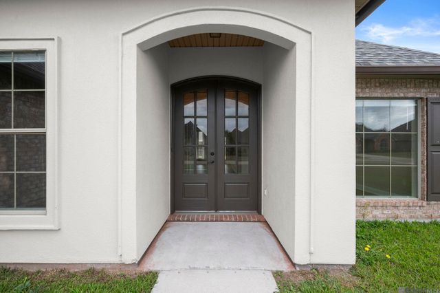 41206 Colonial Dr, Sorrento, LA 70778