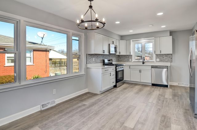 6739 New Hampshire Avenue, Hammond, IN 46323