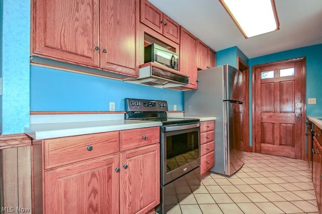944 Larkridge Avenue, Youngstown, OH 44512