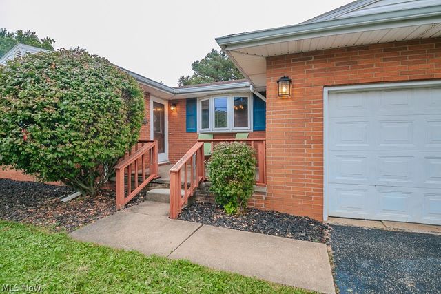 944 Larkridge Avenue, Youngstown, OH 44512