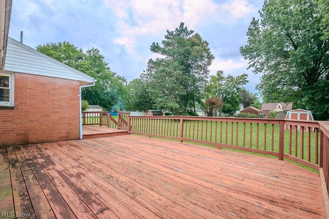 944 Larkridge Avenue, Youngstown, OH 44512