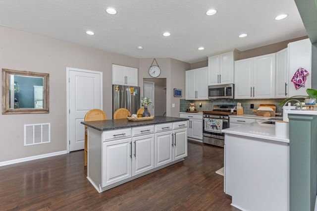118 Stirling Way, Pataskala, OH 43062
