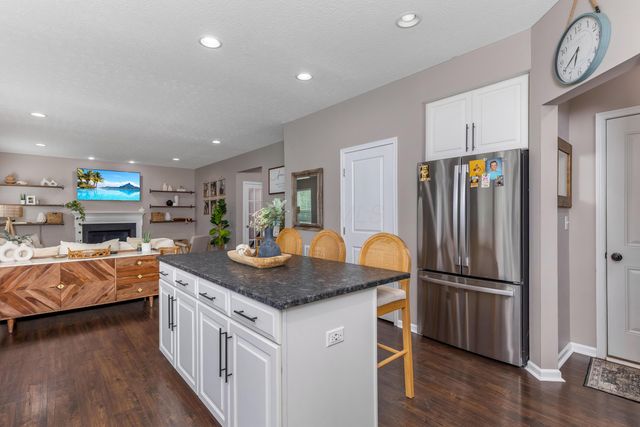 118 Stirling Way, Pataskala, OH 43062