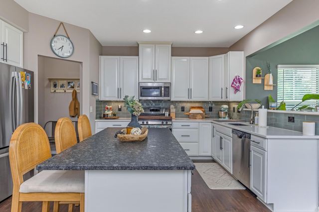 118 Stirling Way, Pataskala, OH 43062