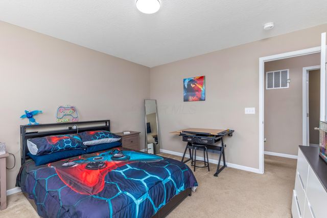 118 Stirling Way, Pataskala, OH 43062
