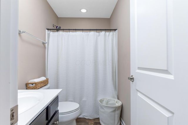 118 Stirling Way, Pataskala, OH 43062