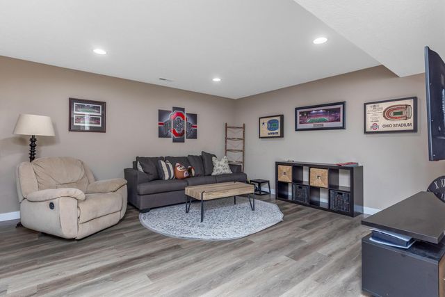 118 Stirling Way, Pataskala, OH 43062