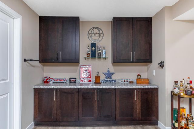 118 Stirling Way, Pataskala, OH 43062