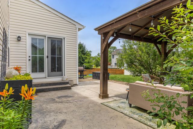 118 Stirling Way, Pataskala, OH 43062