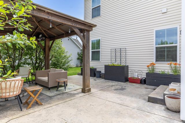 118 Stirling Way, Pataskala, OH 43062
