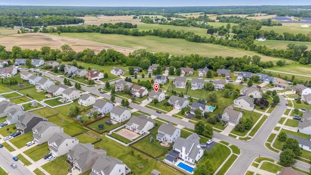 118 Stirling Way, Pataskala, OH 43062