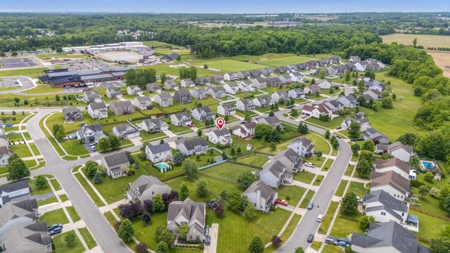 118 Stirling Way, Pataskala, OH 43062