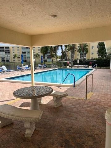 301 SE 3rd St 601, Dania Beach, FL 33004