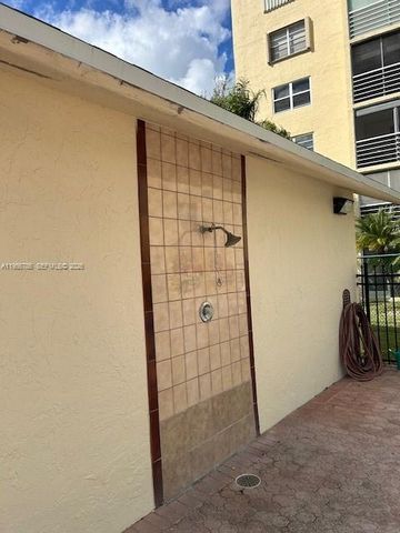 301 SE 3rd St 601, Dania Beach, FL 33004