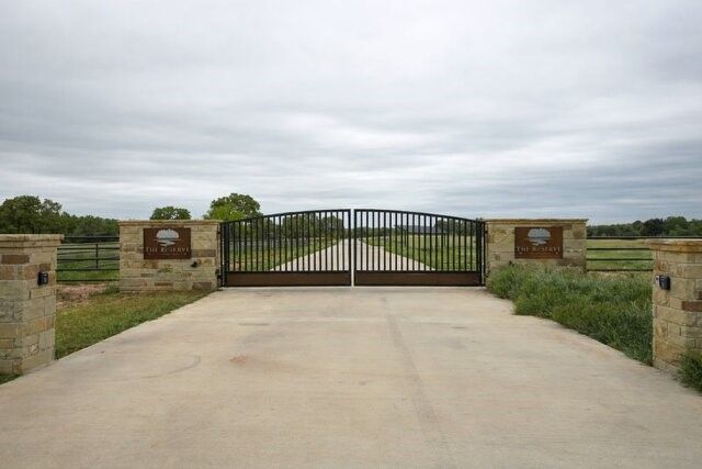 6001 Conifer Court, Poolville, TX 76487