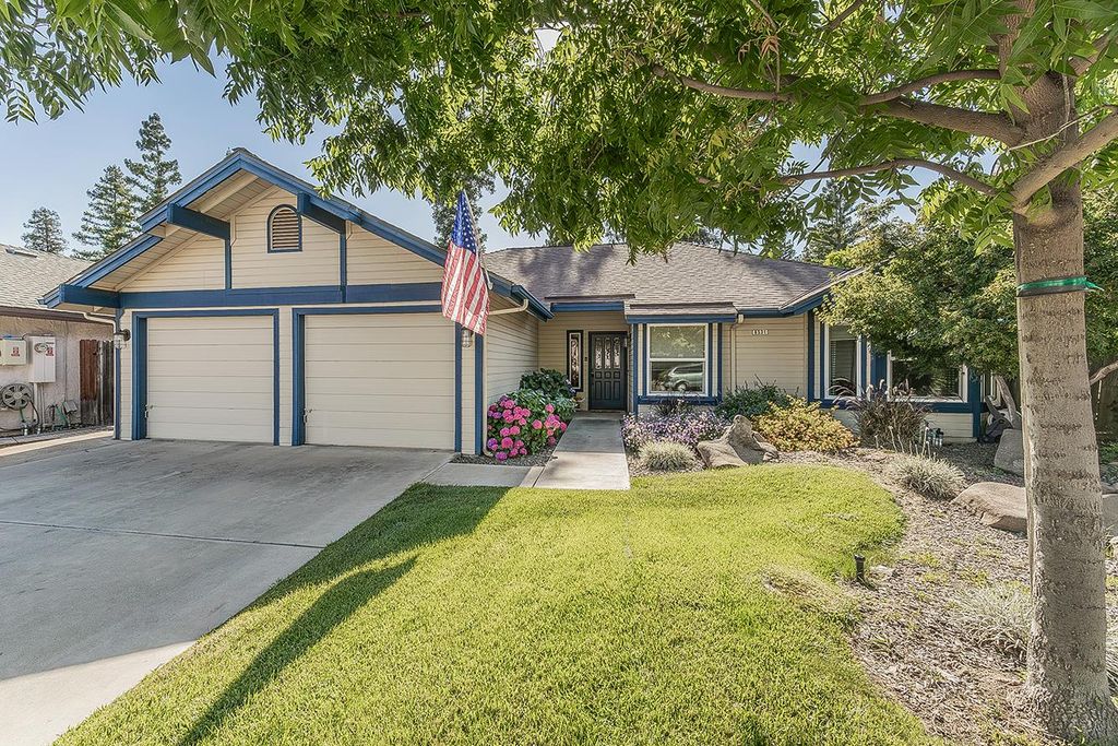 Image 1 of property listing at 8531 N Rowell Avenue, Fresno, CA 93720