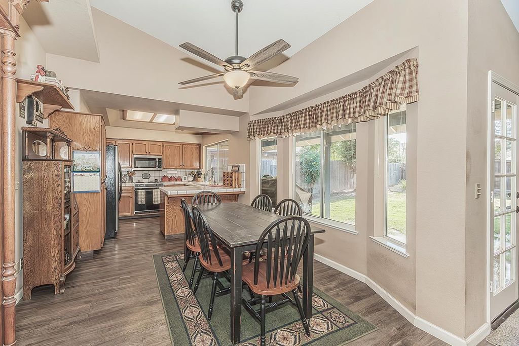 Image 11 of property listing at 8531 N Rowell Avenue, Fresno, CA 93720