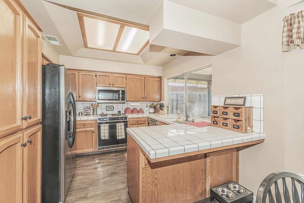 Image 13 of property listing at 8531 N Rowell Avenue, Fresno, CA 93720