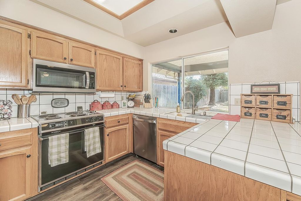 Image 14 of property listing at 8531 N Rowell Avenue, Fresno, CA 93720