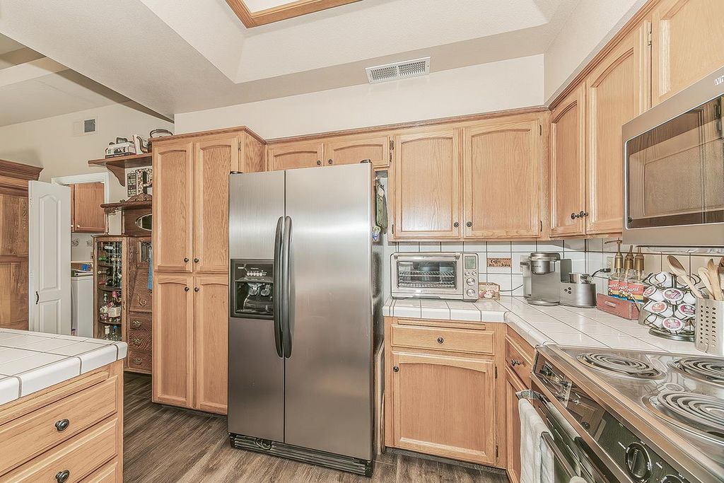 Image 16 of property listing at 8531 N Rowell Avenue, Fresno, CA 93720