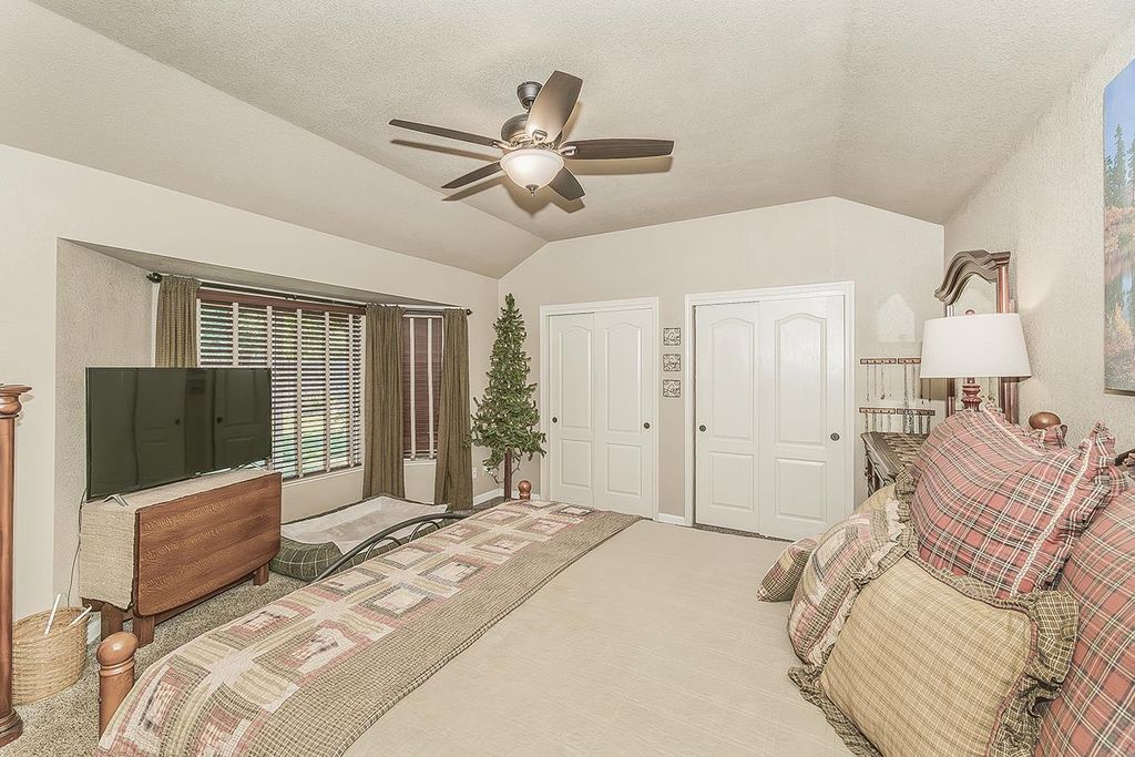 Image 21 of property listing at 8531 N Rowell Avenue, Fresno, CA 93720