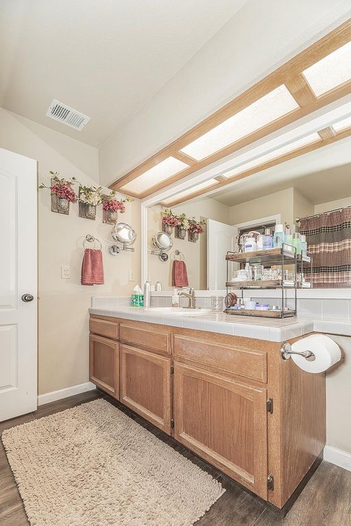 Image 27 of property listing at 8531 N Rowell Avenue, Fresno, CA 93720