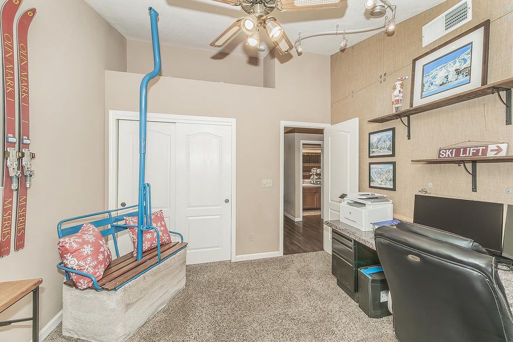 Image 31 of property listing at 8531 N Rowell Avenue, Fresno, CA 93720