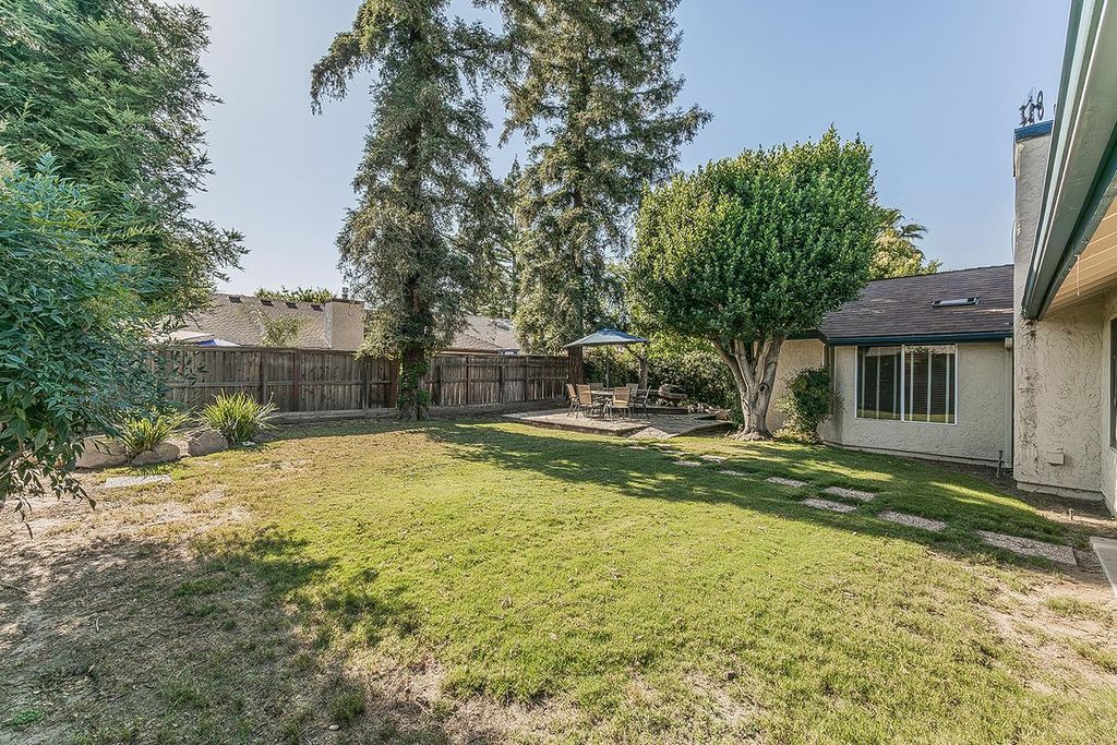 Image 32 of property listing at 8531 N Rowell Avenue, Fresno, CA 93720