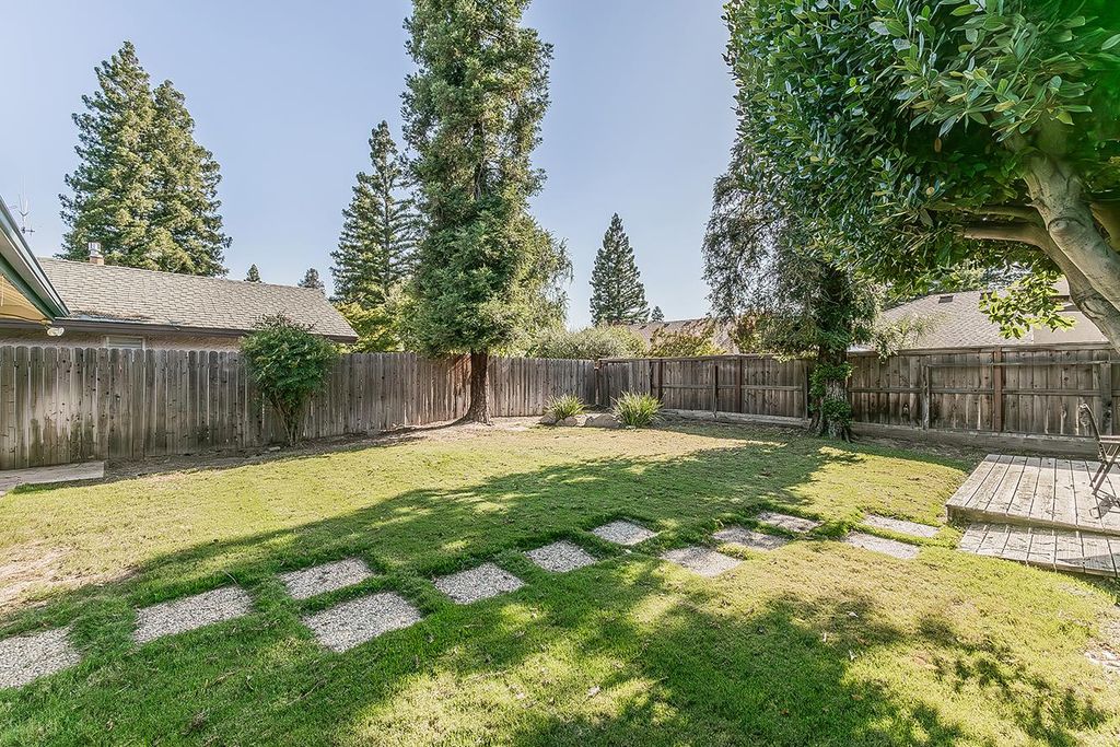 Image 33 of property listing at 8531 N Rowell Avenue, Fresno, CA 93720