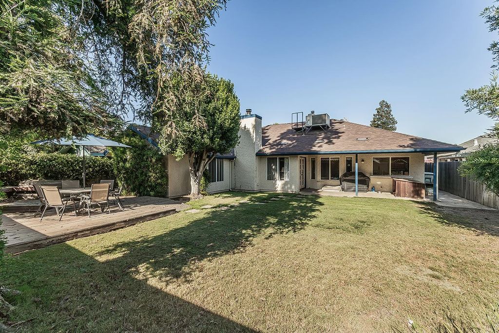 Image 34 of property listing at 8531 N Rowell Avenue, Fresno, CA 93720