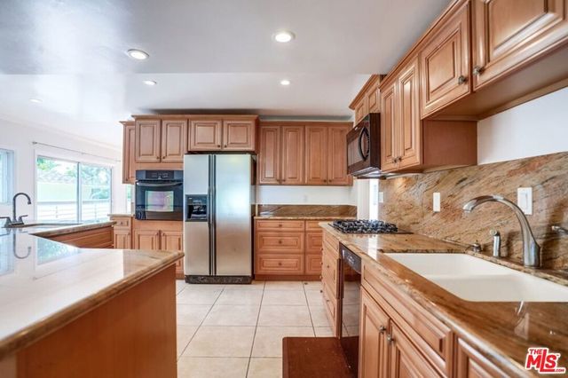 7230 W 90Th Street, Los Angeles, CA 90045
