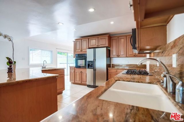 7230 W 90Th Street, Los Angeles, CA 90045