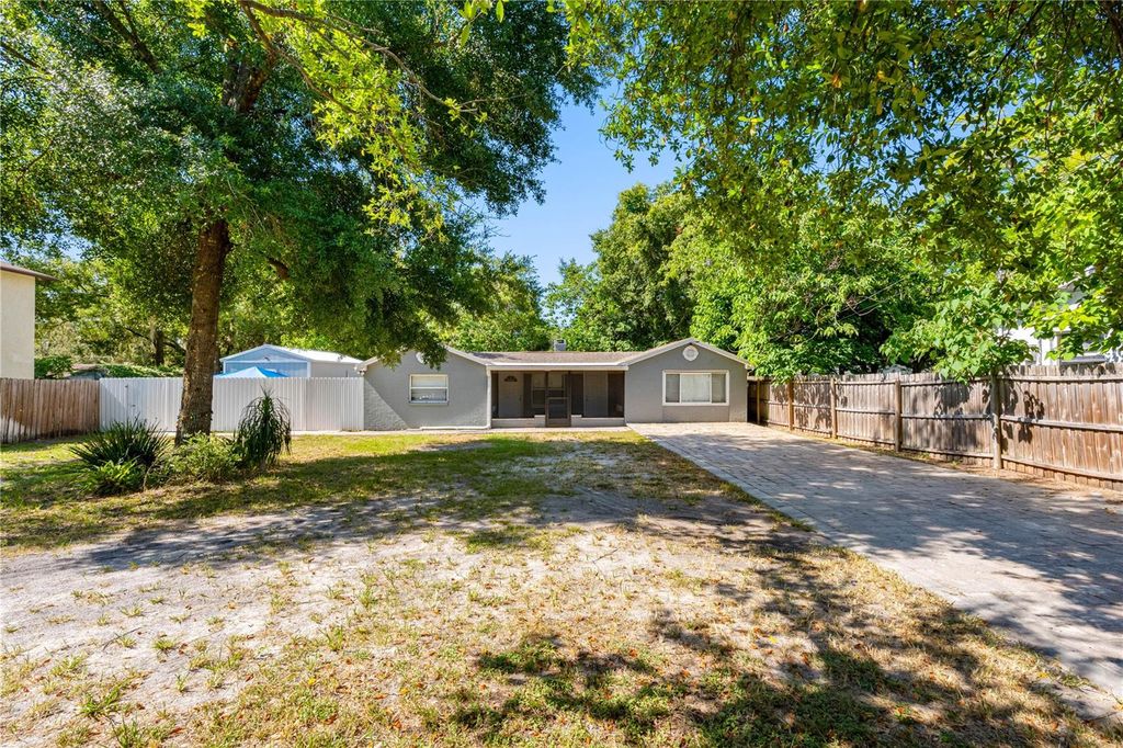 Image 1 of property listing at 1205 E SENECA AVENUE, Tampa, FL 33612