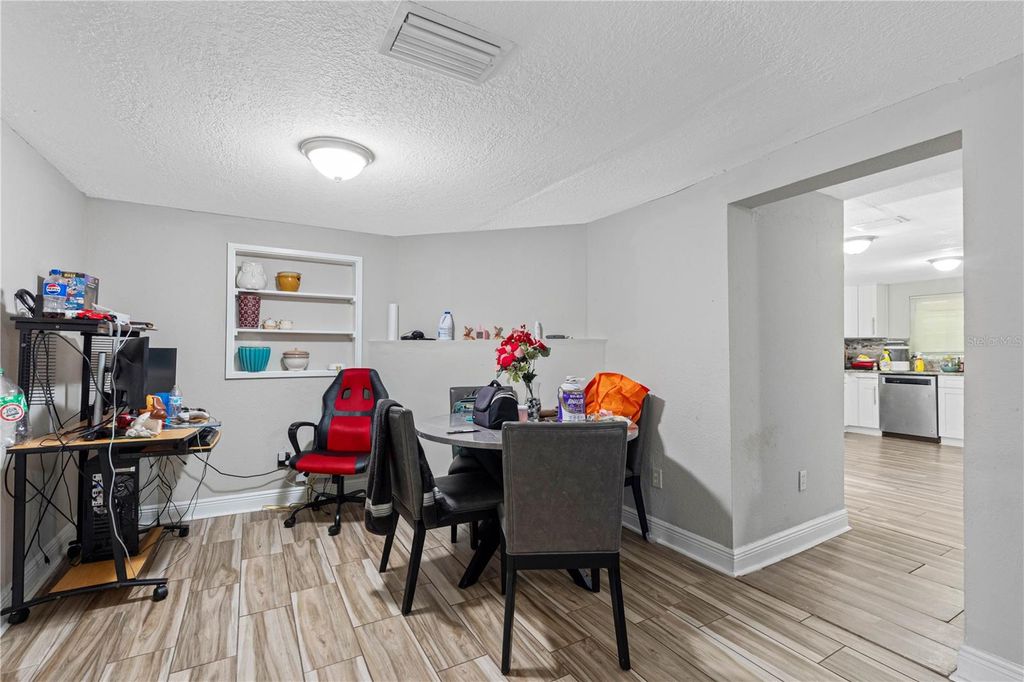 Image 19 of property listing at 1205 E SENECA AVENUE, Tampa, FL 33612