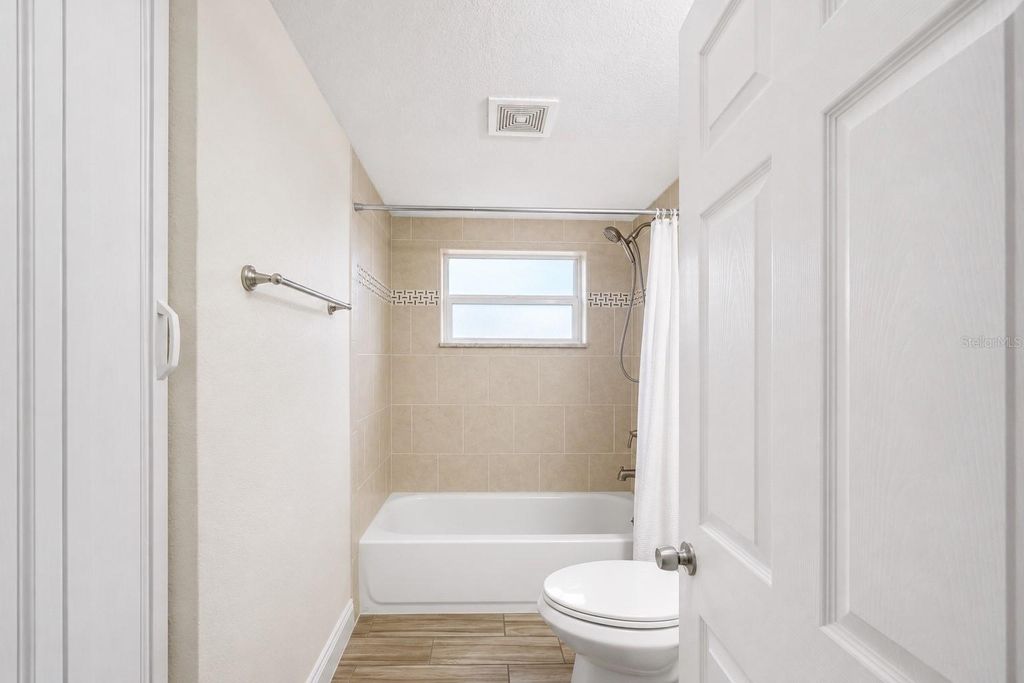 Image 28 of property listing at 1205 E SENECA AVENUE, Tampa, FL 33612