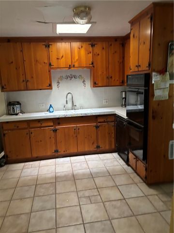22665 Califa Street, Woodland Hills, CA 91367