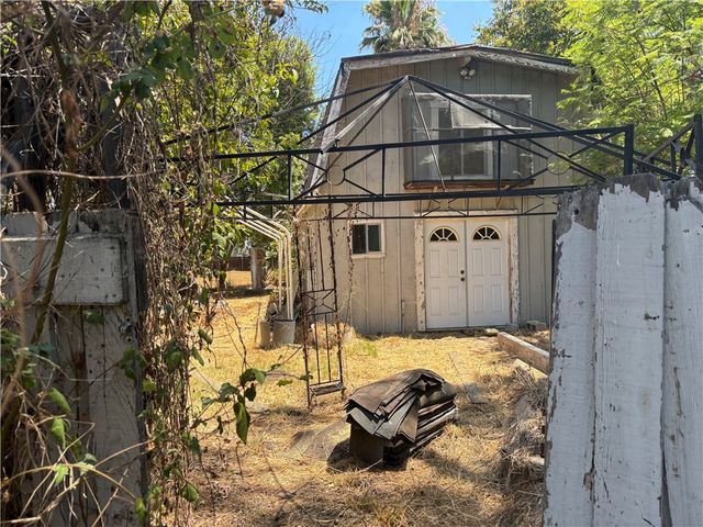22665 Califa Street, Woodland Hills, CA 91367